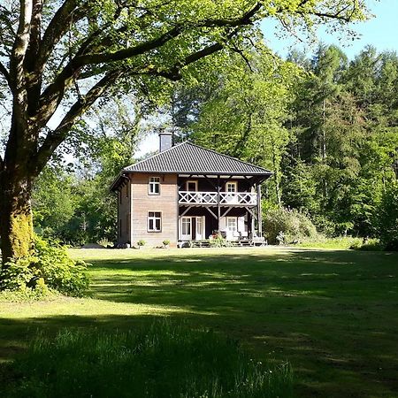 Riverside house Chiny Buitenkant foto