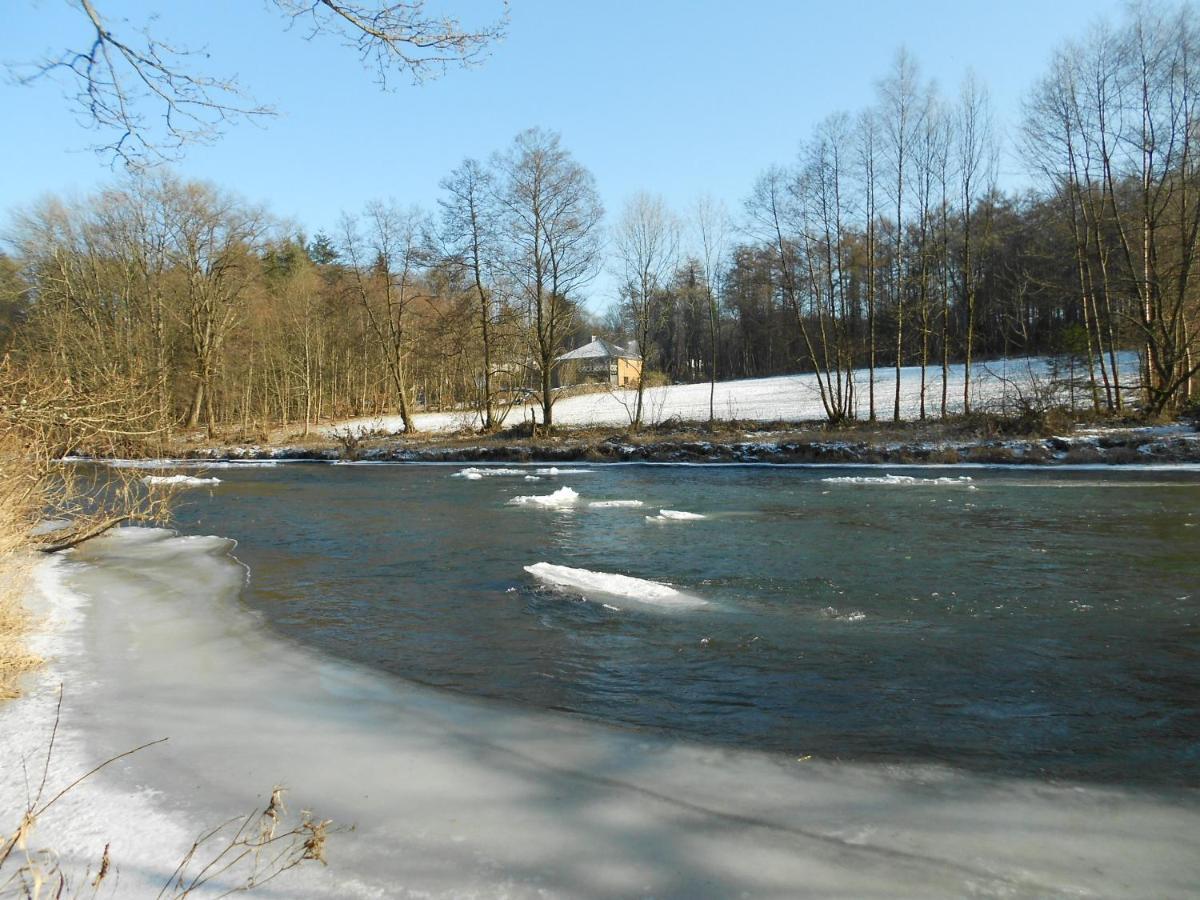 Riverside house Chiny Buitenkant foto